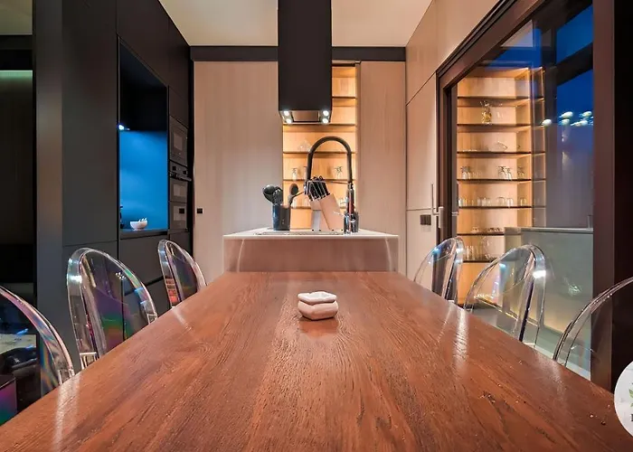 5 Stars * - Luxury House *